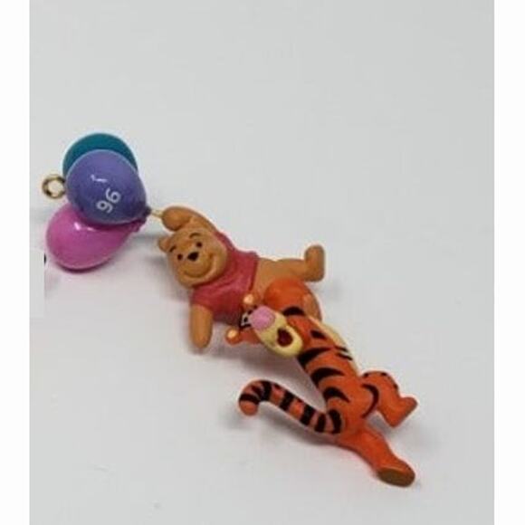 1996 Hallmark Winnie The Pooh & Tigger Miniature Handcrafted Keepsake Ornament - Picture 3 of 4